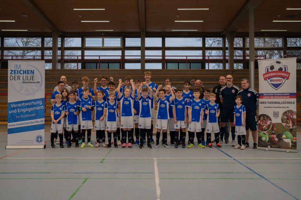 Zusammen für Inklusion - Fußballcamp beim SV Darmstadt 98 - Gruppenfoto